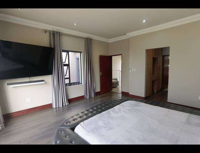 4 BEDROOM GOLF ESTATE FOR SALE IN BLUE VALLEY GOLF ESTATE
